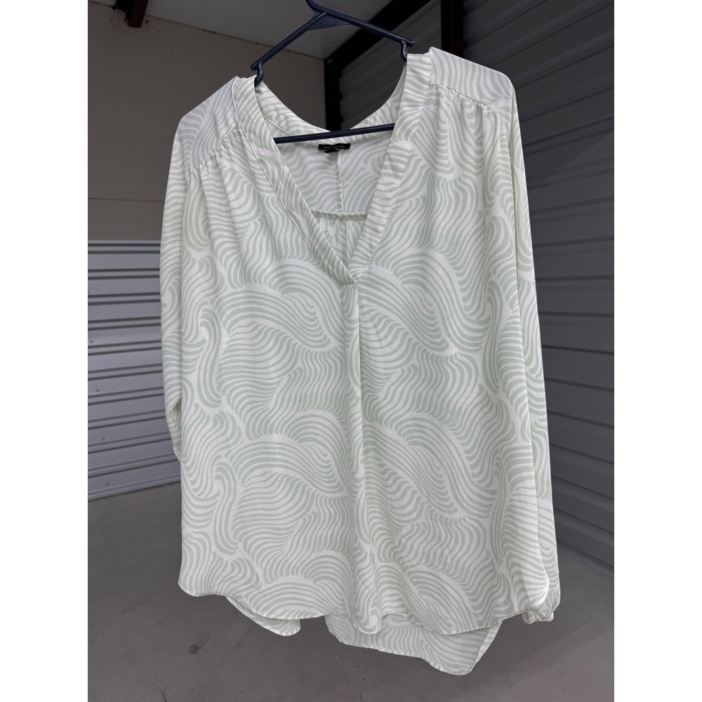 Ann Taylor Sage Green White Wavy Abstract Print V-Neck Long Sleeve Blouse Large